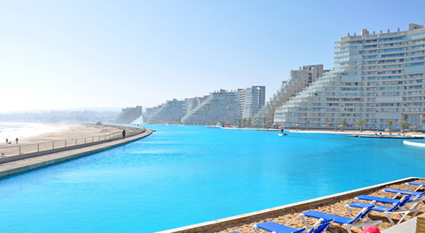 la-piscina-più-grande-del-mondo