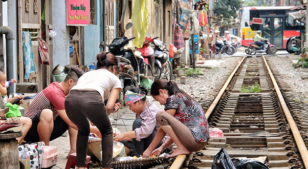 treno-vietnam-hanoi-maeklong
