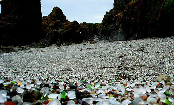 Glass-Beach-La-spiaggia-di-vetro-2