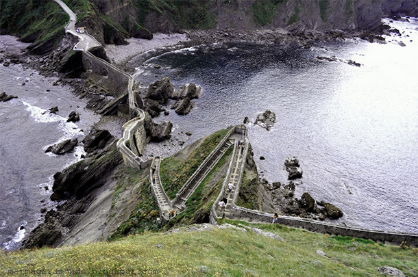 Le scalinate più ripide del mondo-Eremo-San-Juan-de-Gaztelugatxe-Spagna