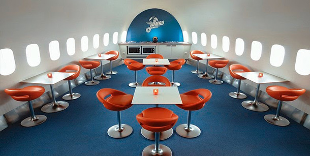 jumbo-hostel-cafe