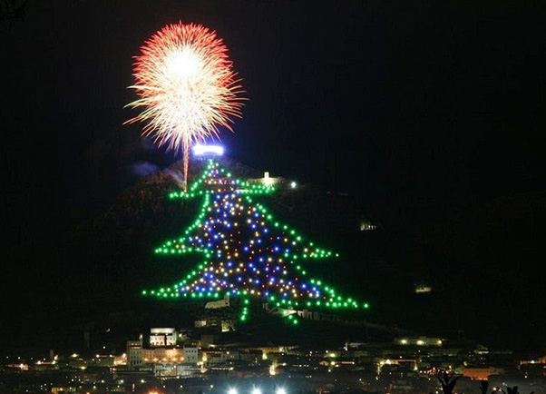 albero-natale-gubbio