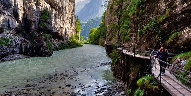 svizzera-passerella-gola-aree